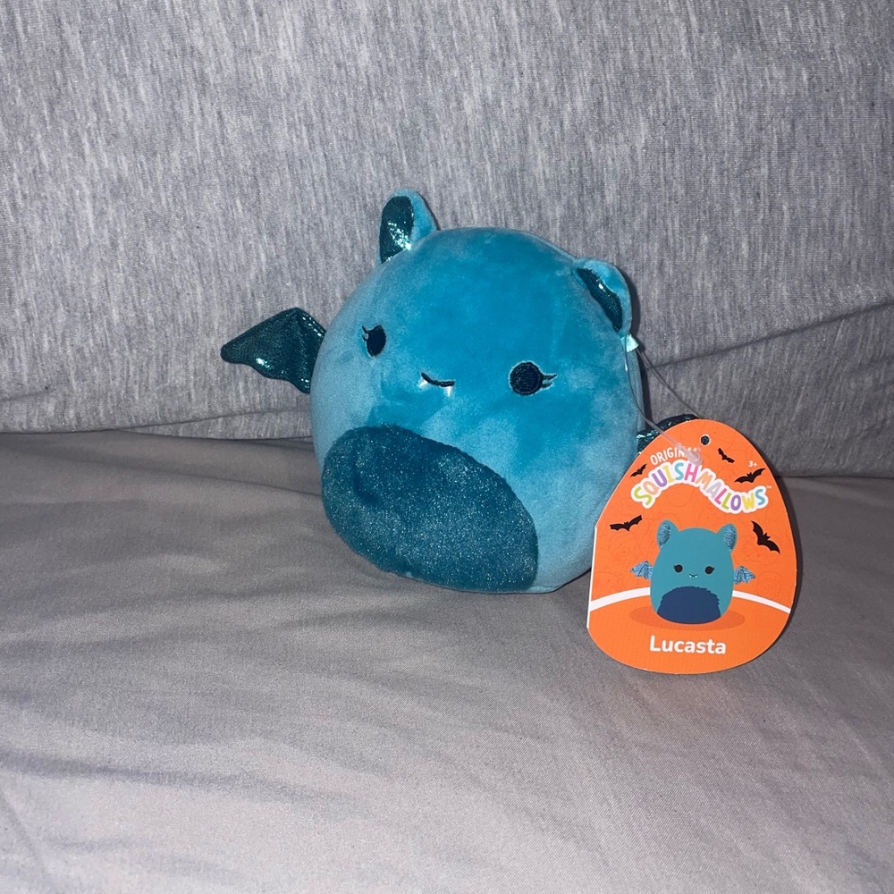 Squishmallow: 10 inch Lucasta the teal bat